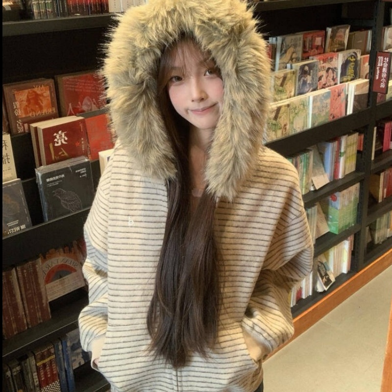 Fur collar plus velvet removable embroidery rabbit fur coat