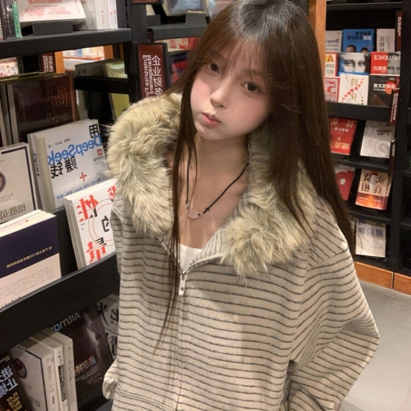 Fur collar plus velvet removable embroidery rabbit fur coat