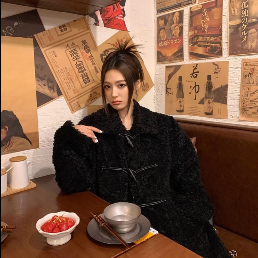 Horn buckle long autumn and winter overcoat for women