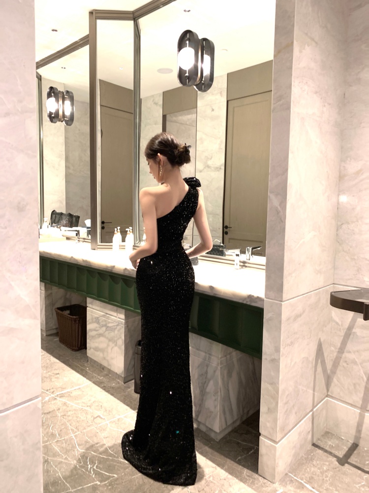 Pinched waist dress sloping shoulder formal dress for women