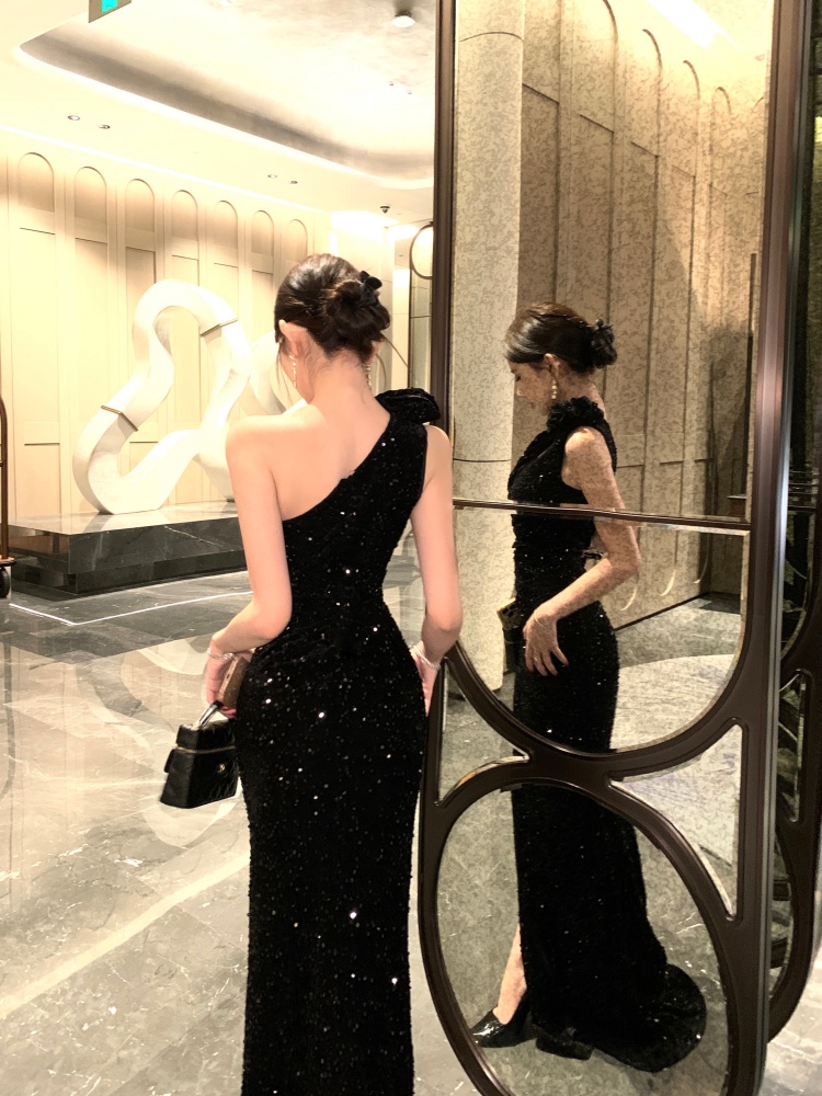 Pinched waist dress sloping shoulder formal dress for women