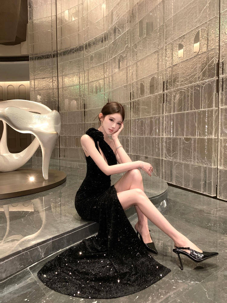 Pinched waist dress sloping shoulder formal dress for women