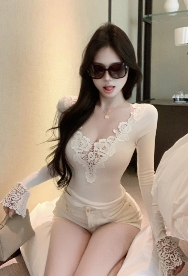 V-neck slim long sleeve splice lace T-shirt