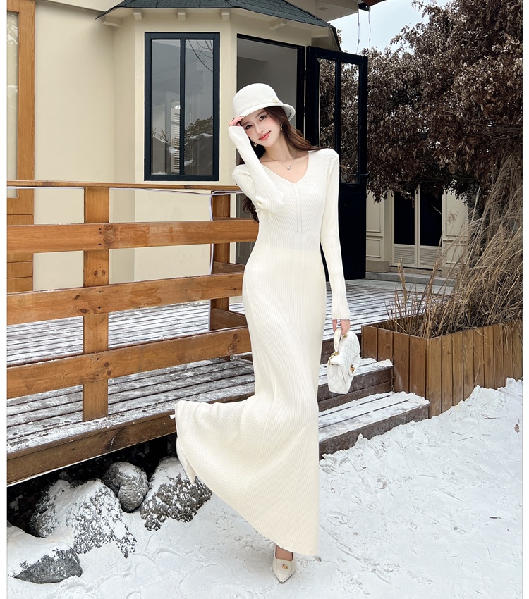 Knitted V-neck dress autumn and winter sweater for women