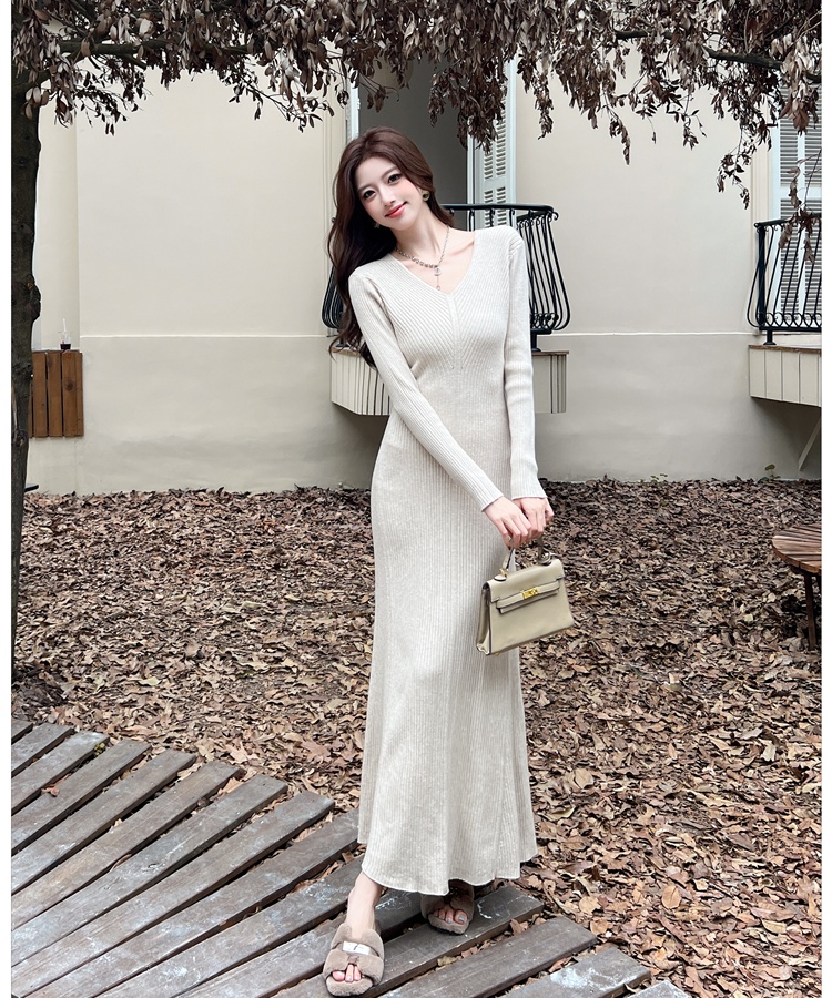 Knitted V-neck dress autumn and winter sweater for women