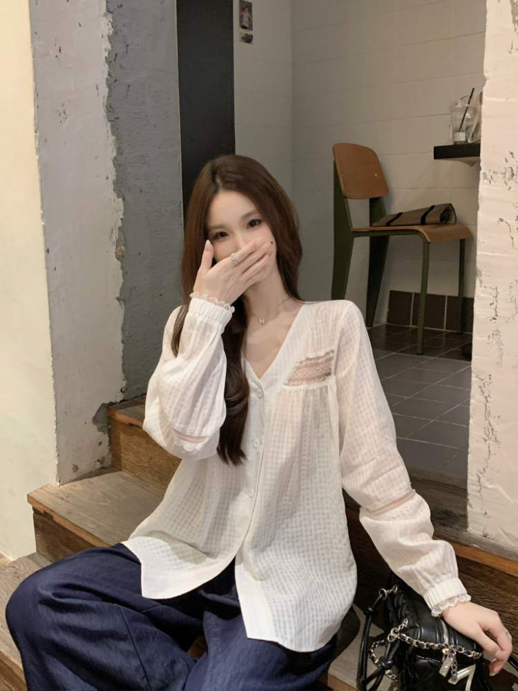 Casual loose white France style V-neck long sleeve shirt for women