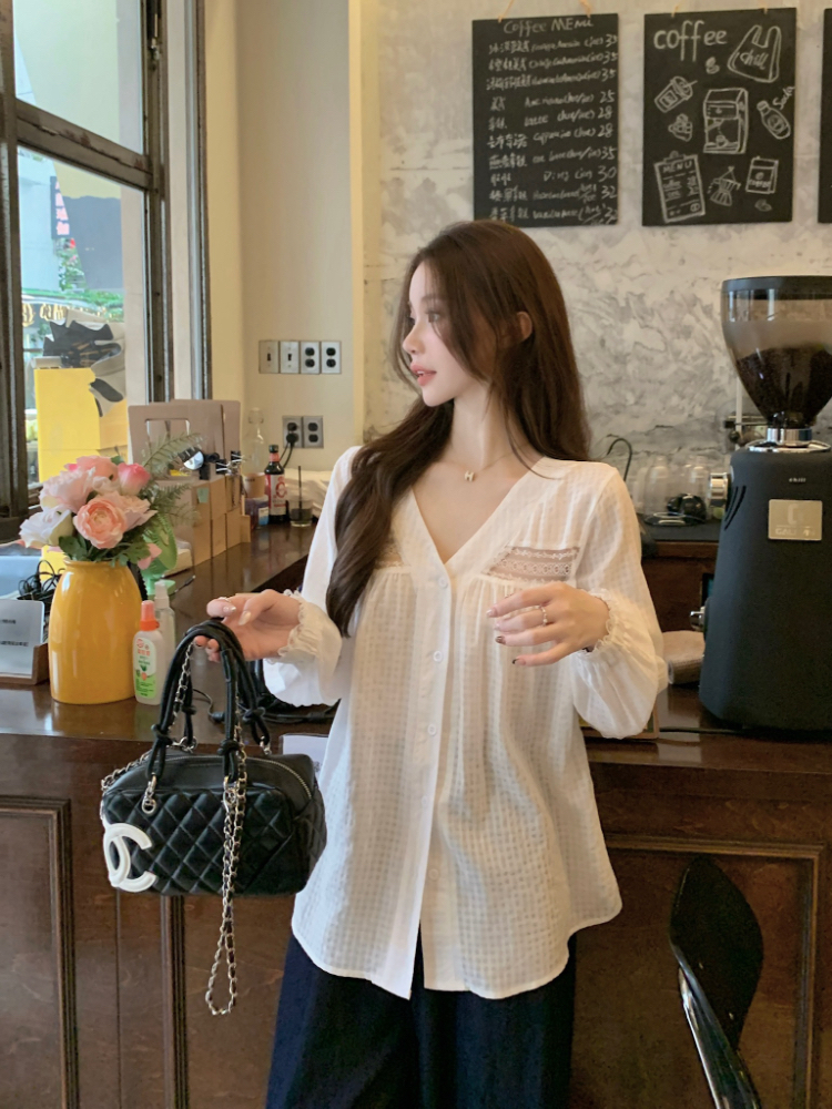 Casual loose white France style V-neck long sleeve shirt for women