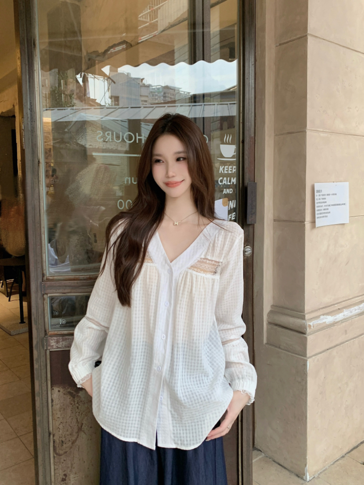 Casual loose white France style V-neck long sleeve shirt for women
