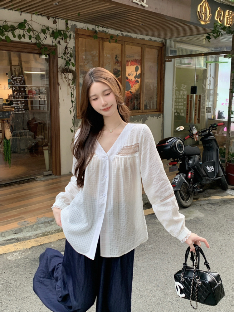 Casual loose white France style V-neck long sleeve shirt for women