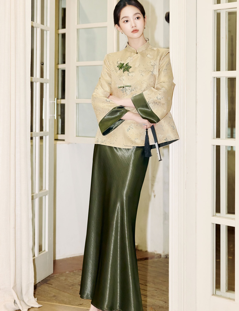 Chinese style jacquard coat cstand collar skirt a set