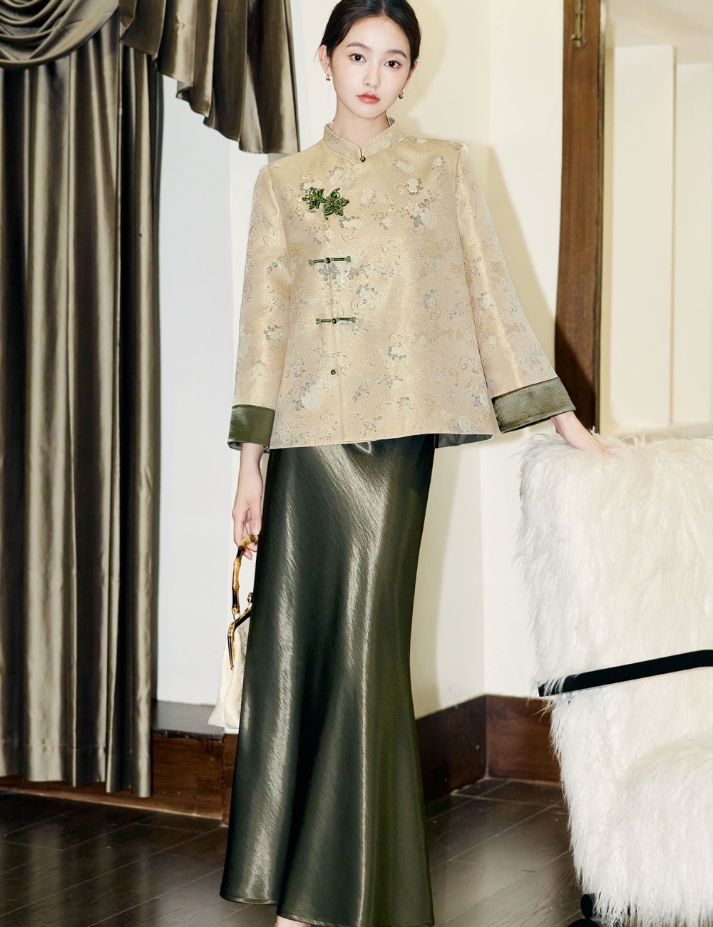 Chinese style jacquard coat cstand collar skirt a set