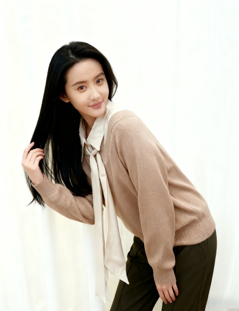 Lapel Korean style splice inside the ride sweater