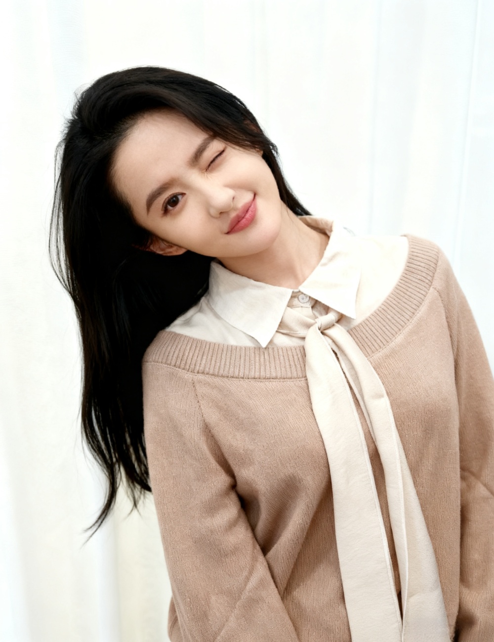 Lapel Korean style splice inside the ride sweater