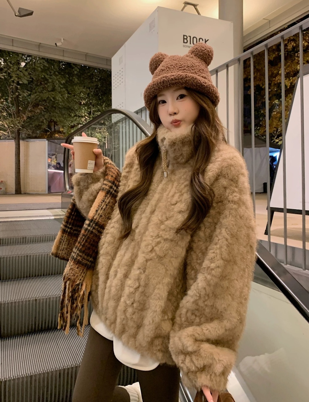 Loose plush lined thick thermal light luxury coat for women