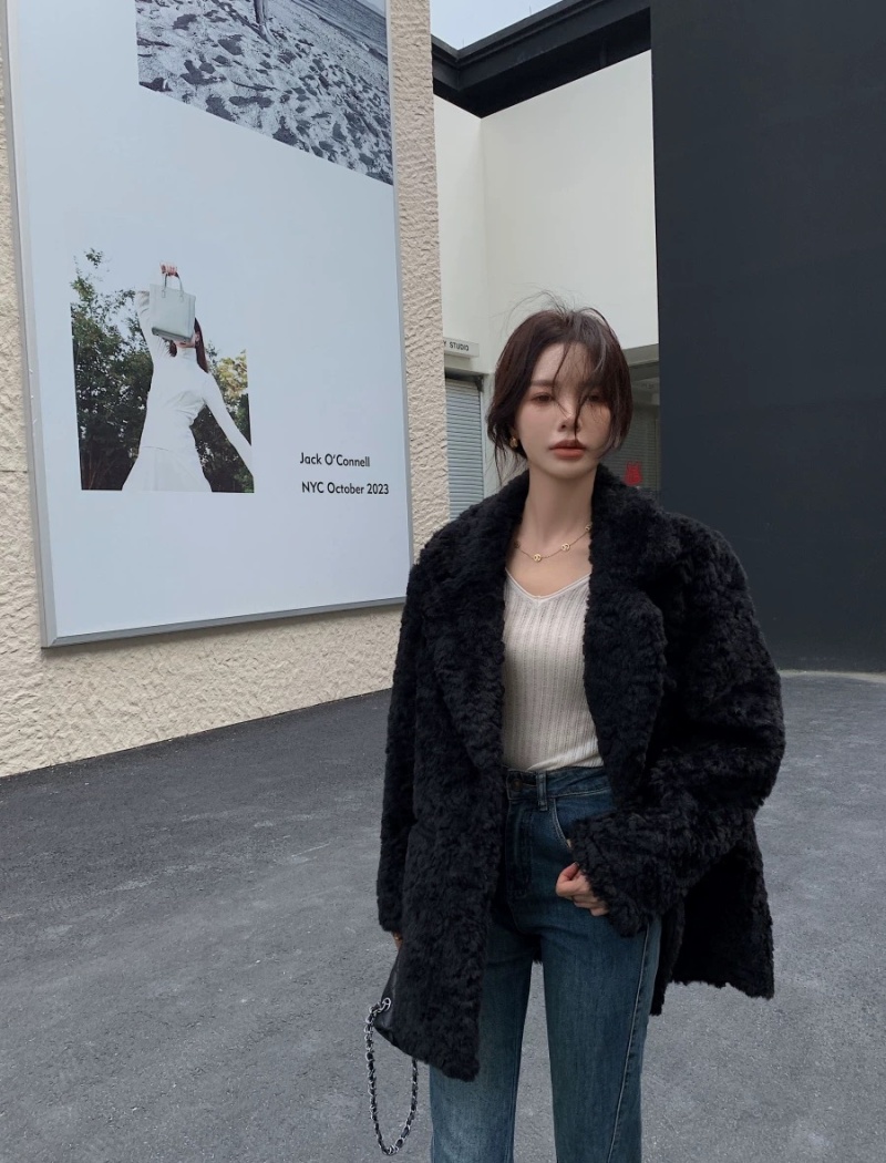 Plus cotton elmo lambs wool lapel black coat for women