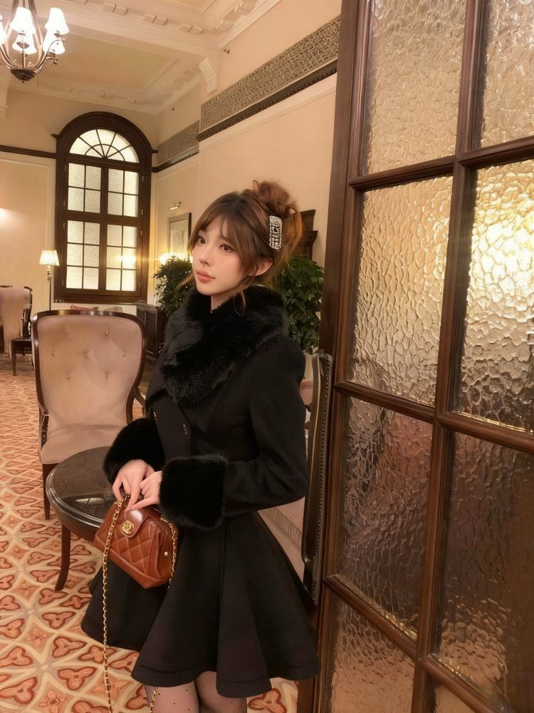 Ladies woolen overcoat wears outside woolen coat