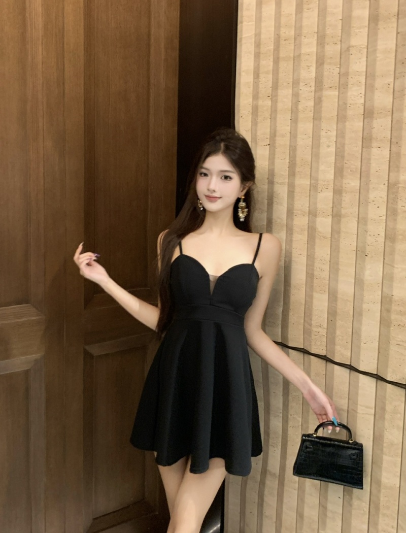 Big skirt low-cut tight hollow pinched waist dress