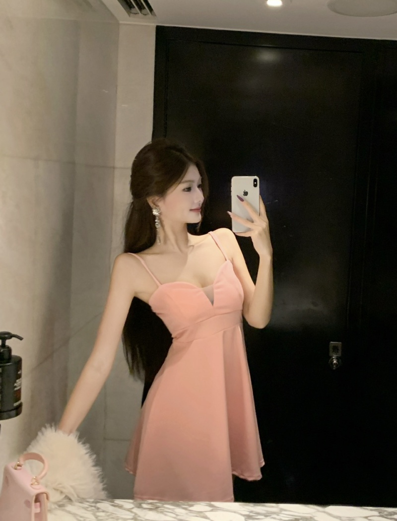 Big skirt low-cut tight hollow pinched waist dress