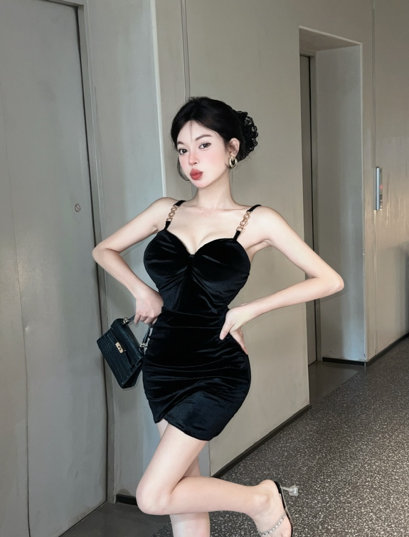Sling package hip golden velvet bottoming short dress