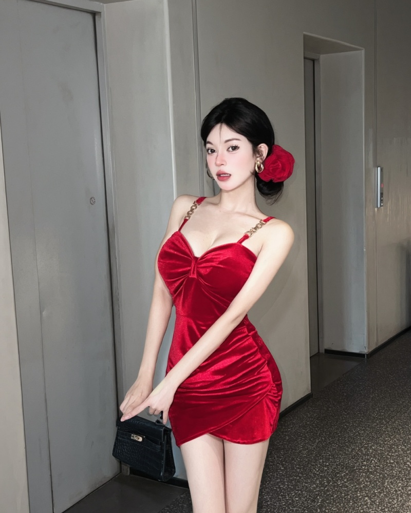 Sling package hip golden velvet bottoming short dress