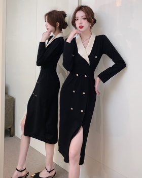 Knitted long V-neck temperament black slim dress