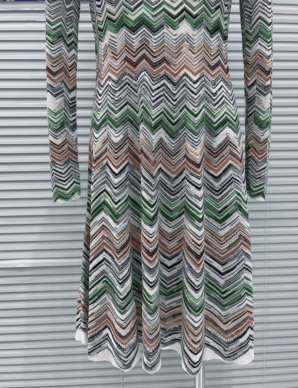 Wave patterns temperament autumn and winter fashion dress