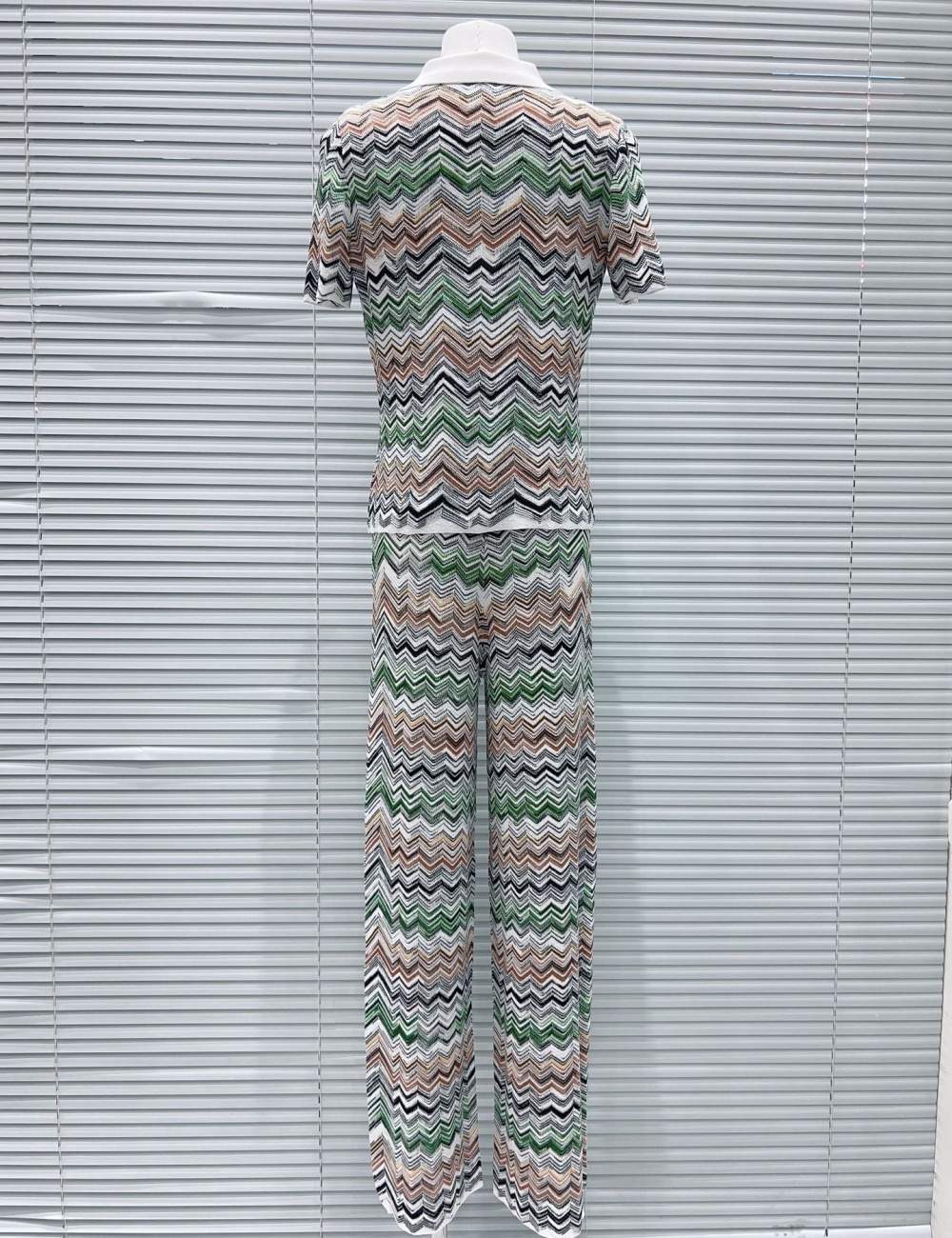 Fashion wide leg pants wave patterns T-shirt a set