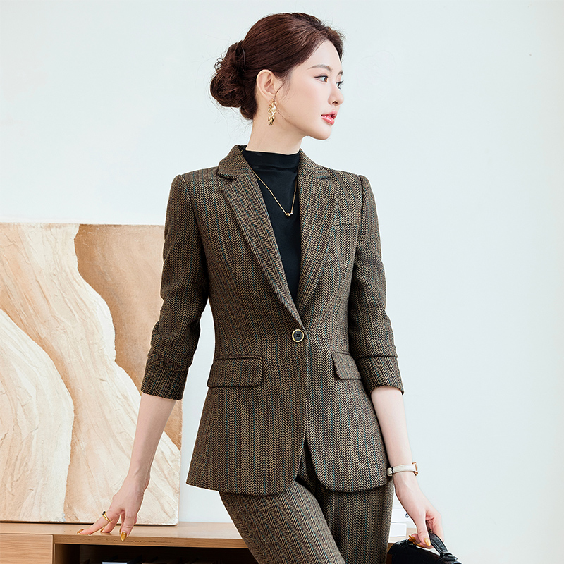 A buckle business suit temperament coat for women
