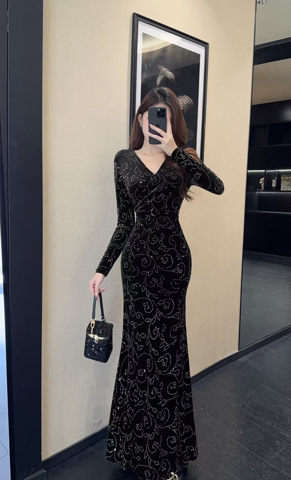 Black slim mermaid package hip winter V-neck dress