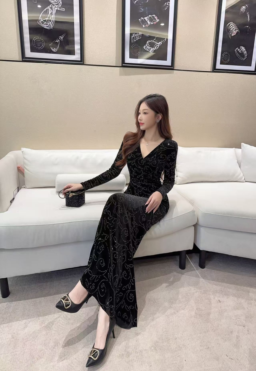 Black slim mermaid package hip winter V-neck dress