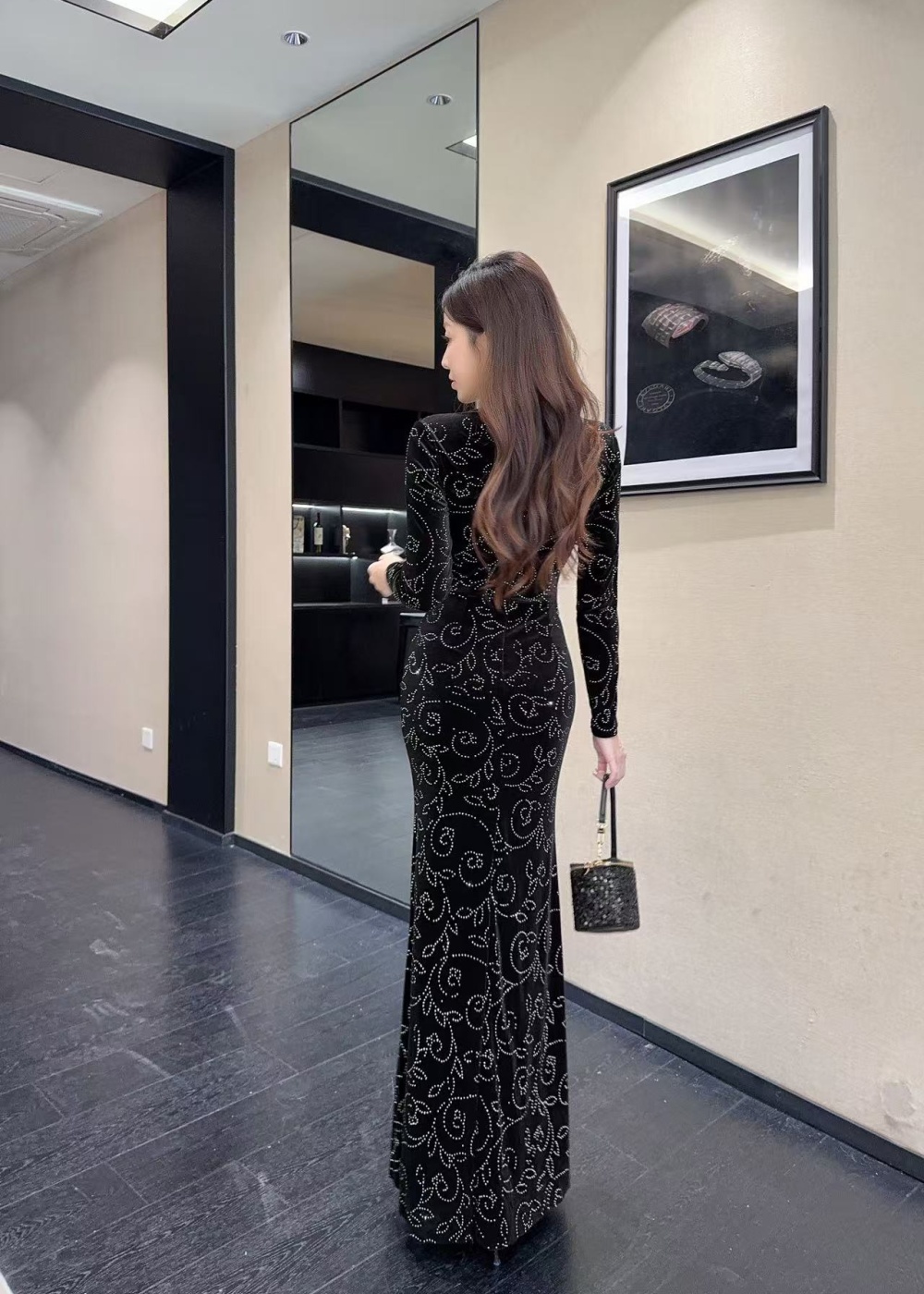 Black slim mermaid package hip winter V-neck dress