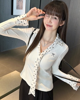 Polka dot collar V-neck white slim long sleeve T-shirt for women