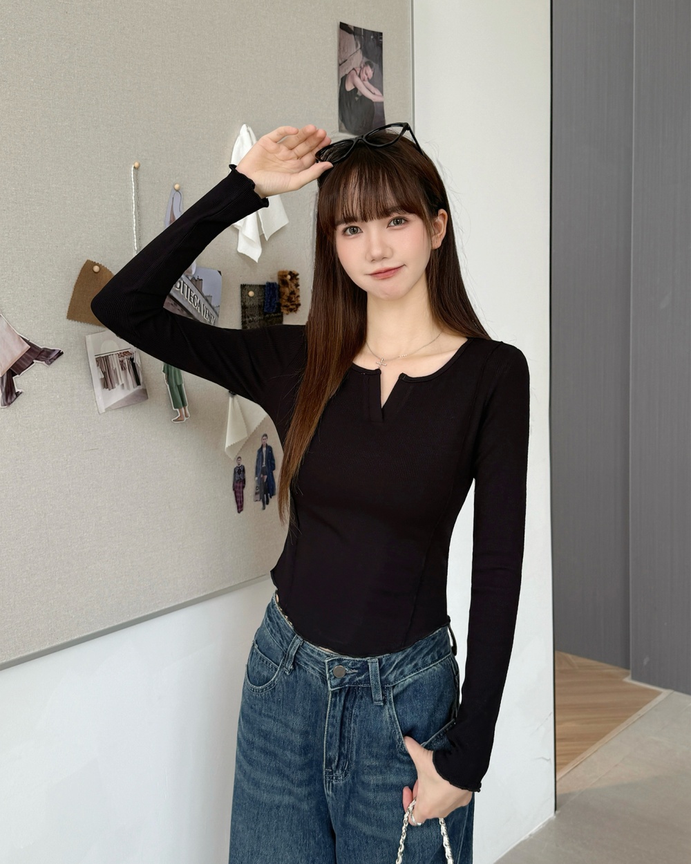 V-neck slim T-shirt inside the ride bottoming shirt for women