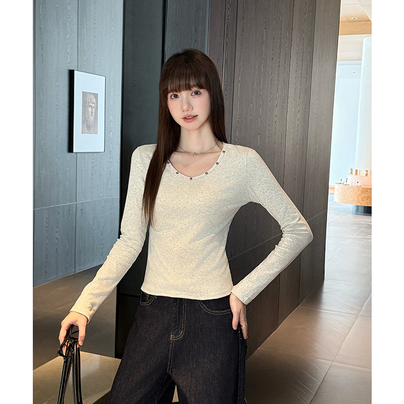 Sloping shoulder bottoming shirt inside the ride T-shirt