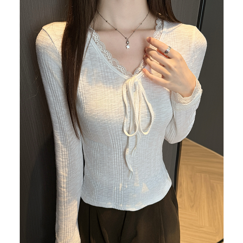 White long sleeve bottoming shirt V-neck lace T-shirt
