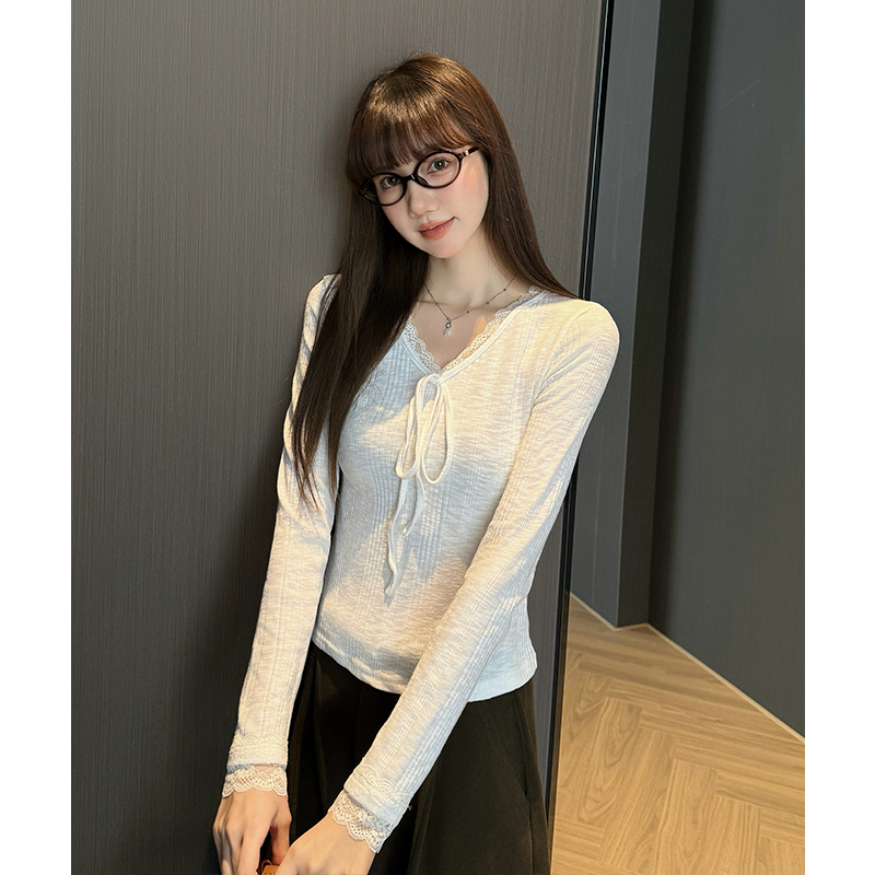 White long sleeve bottoming shirt V-neck lace T-shirt