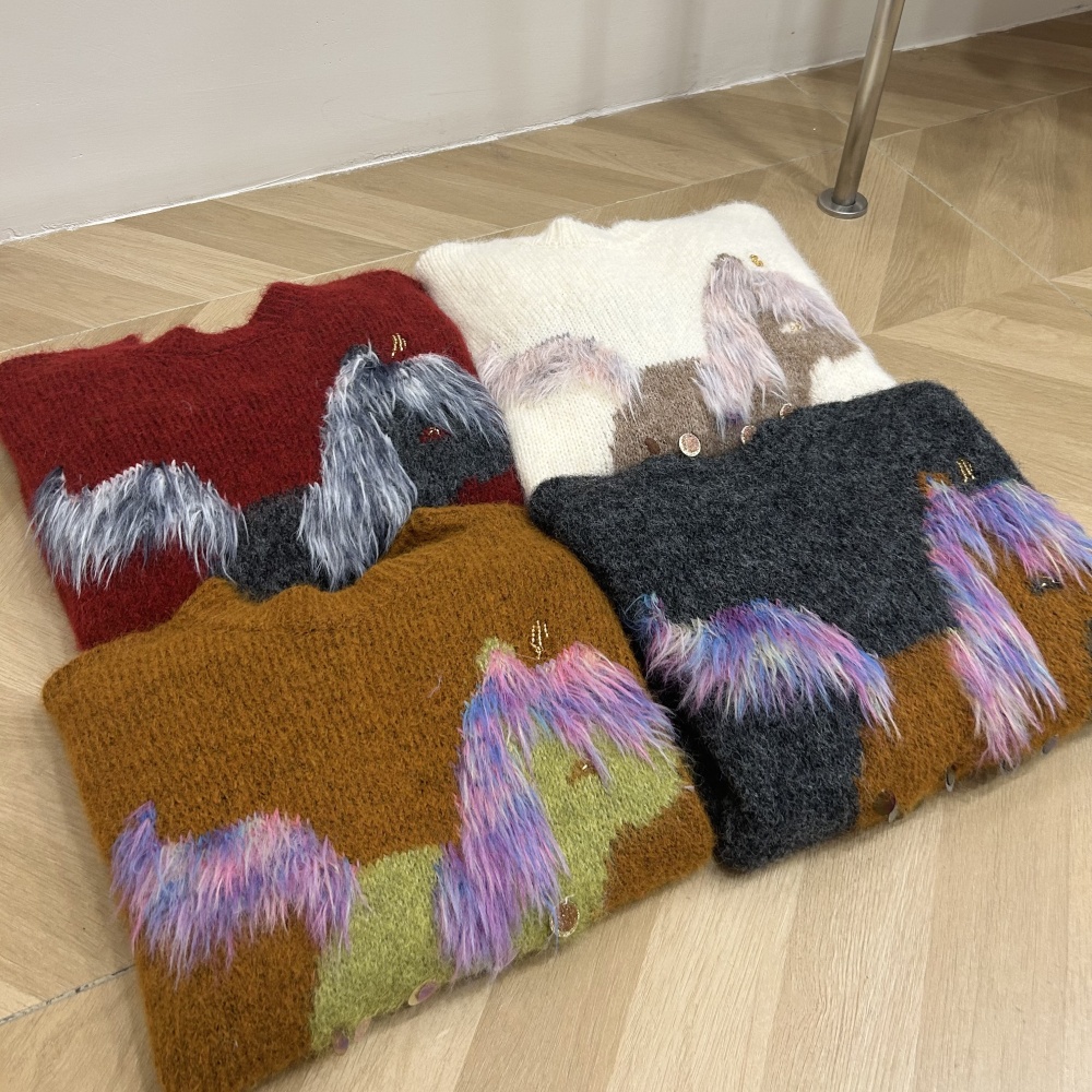 Winter pony inside the ride sweater for women