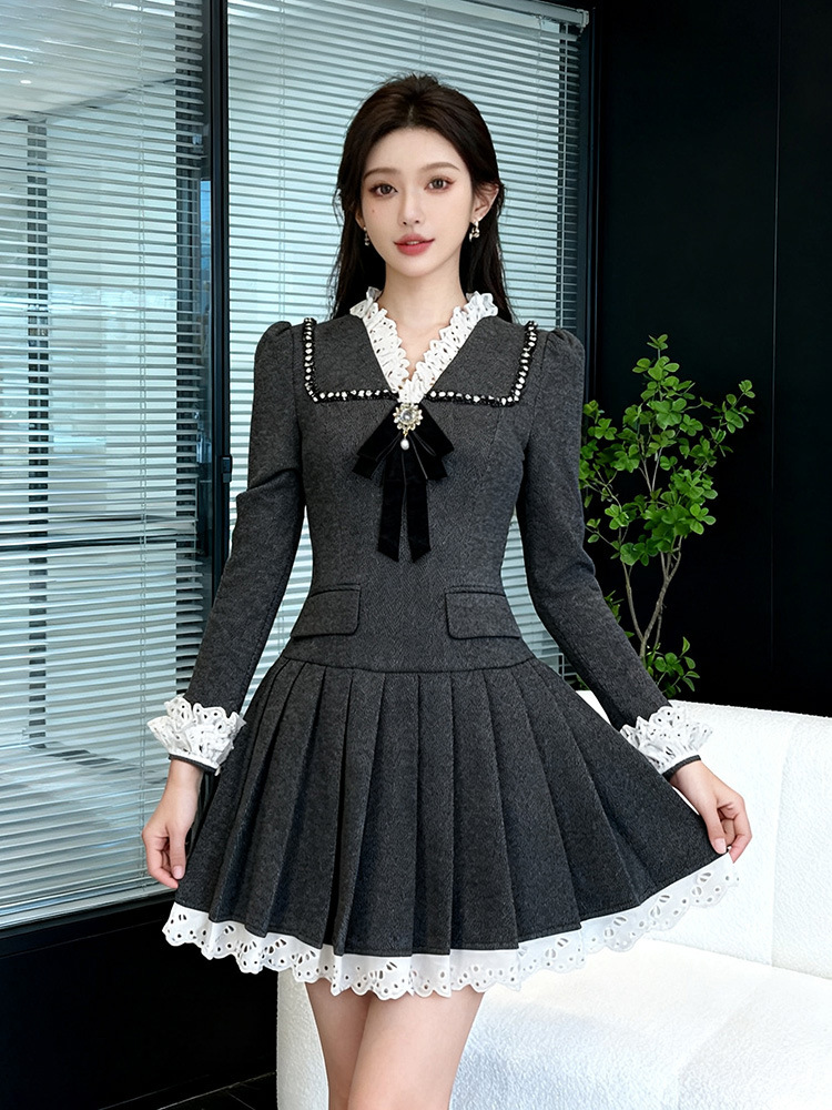 College style ladies splice T-back pleated lace dress