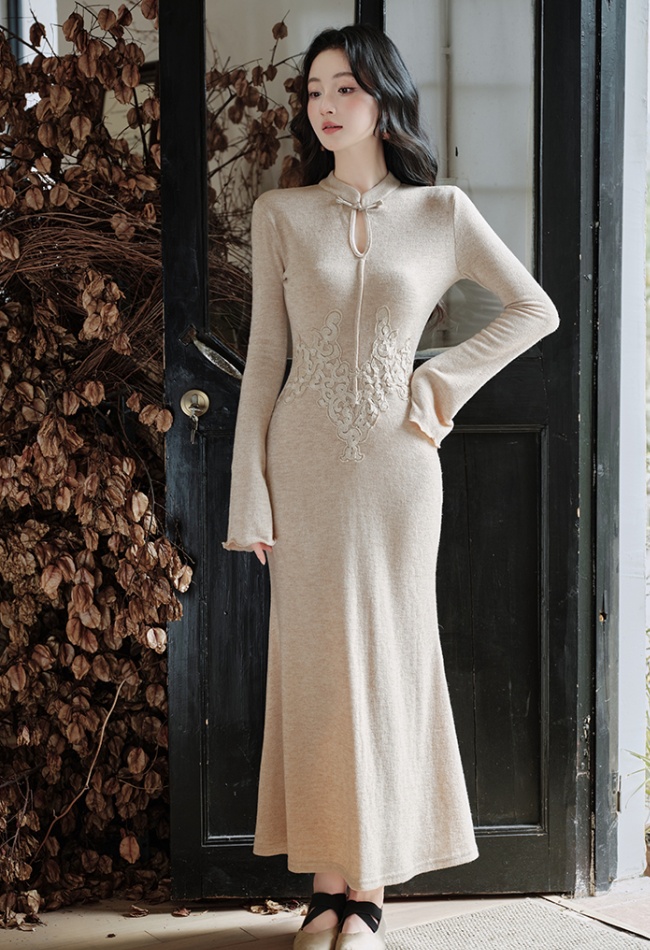 Temperament fashion shawl Chinese style embroidery coat a set