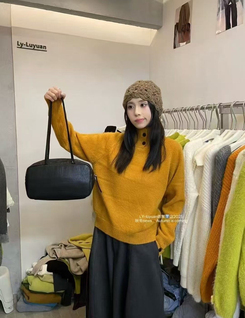 Inside the ride bottoming shirt small lapel sweater