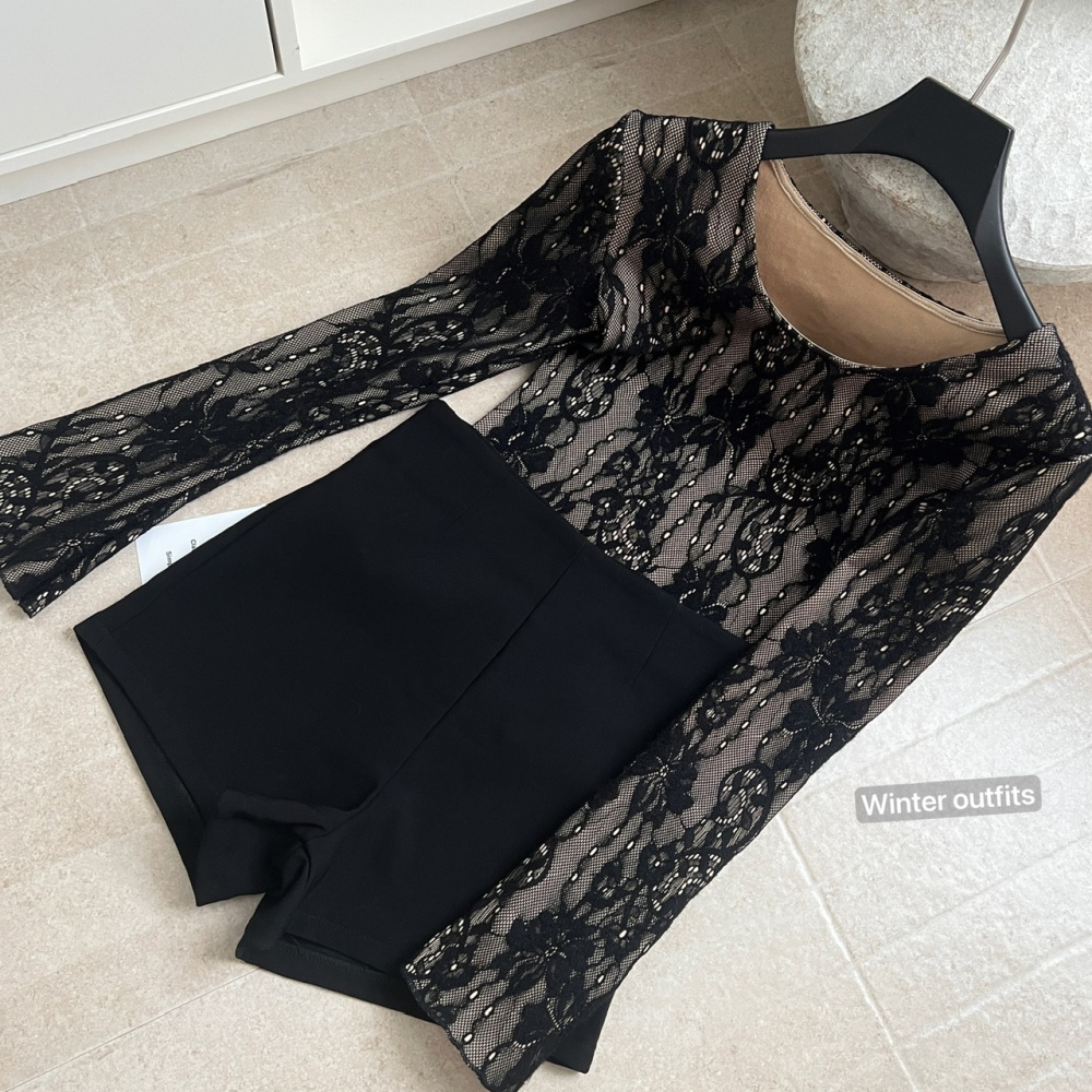 Self heating lace autumn and winter tops for women