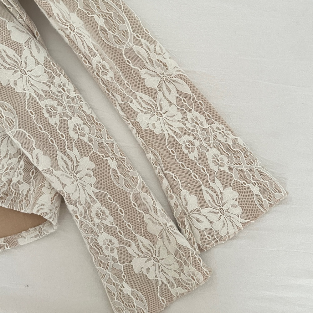 Self heating lace autumn and winter tops for women