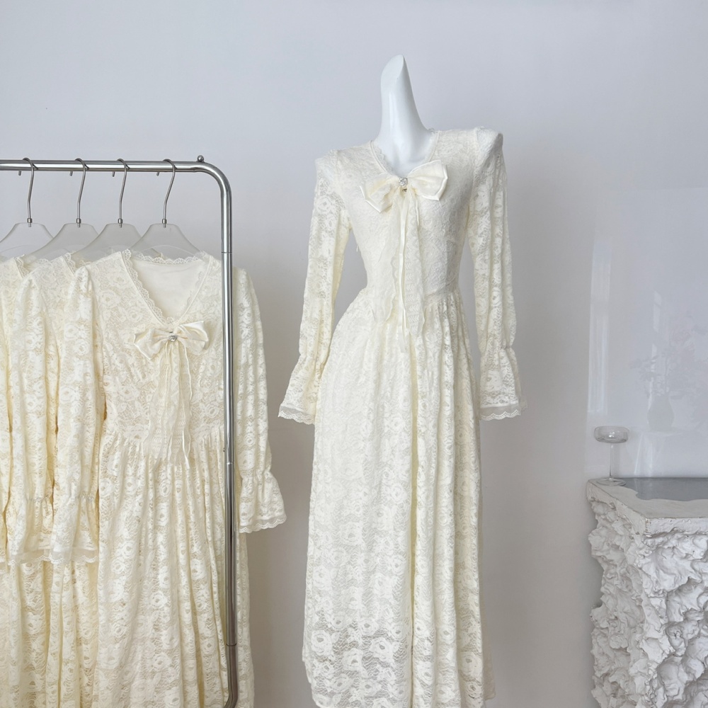 V-neck lace long long sleeve pinched waist dress