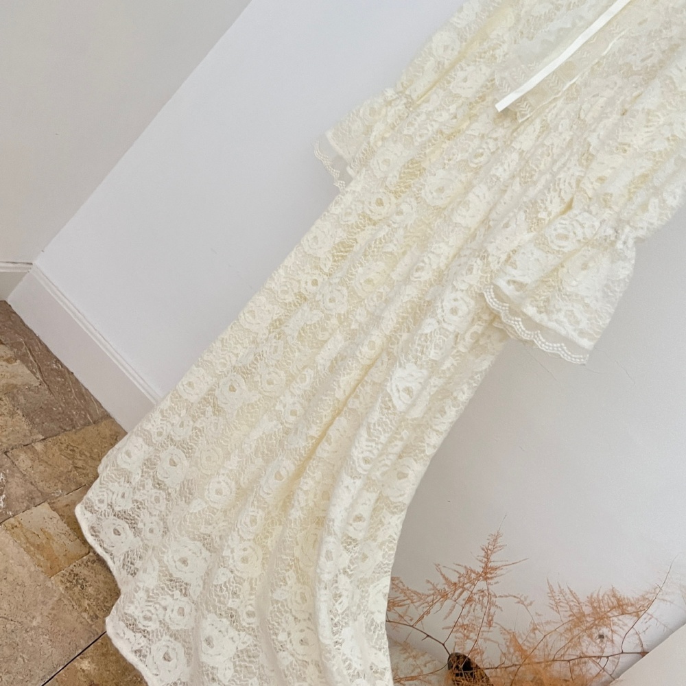 V-neck lace long long sleeve pinched waist dress