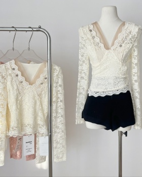 Gauze V-neck sueding lace bottoming tops