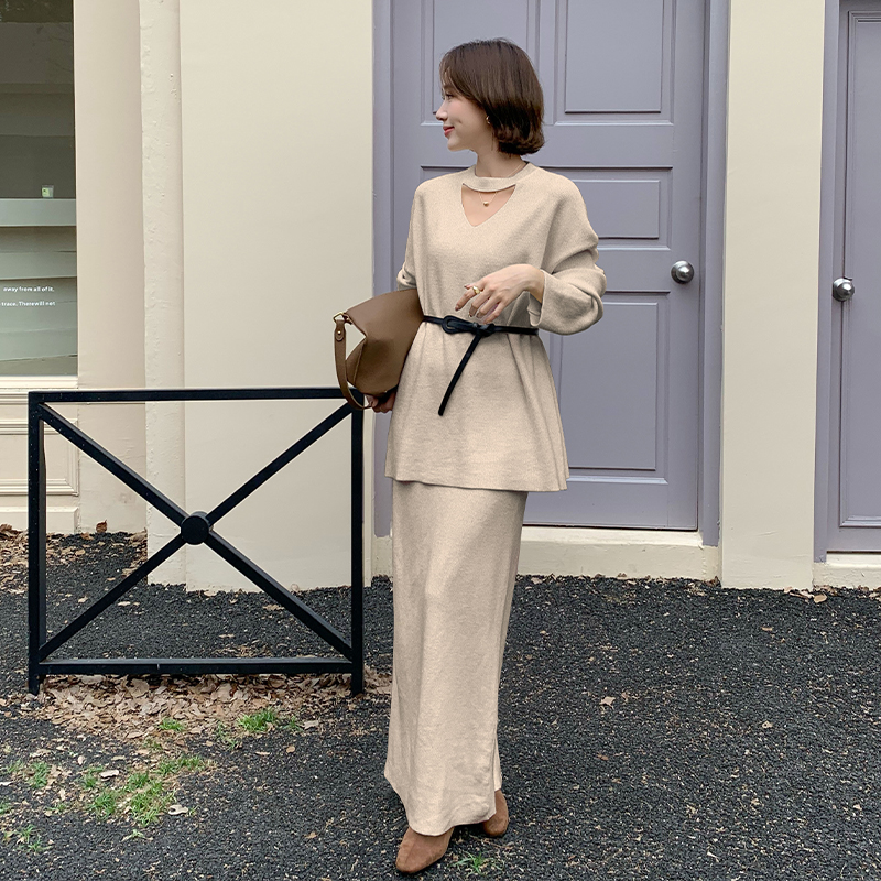 Halter lazy skirt slim V-neck sweater a set for women