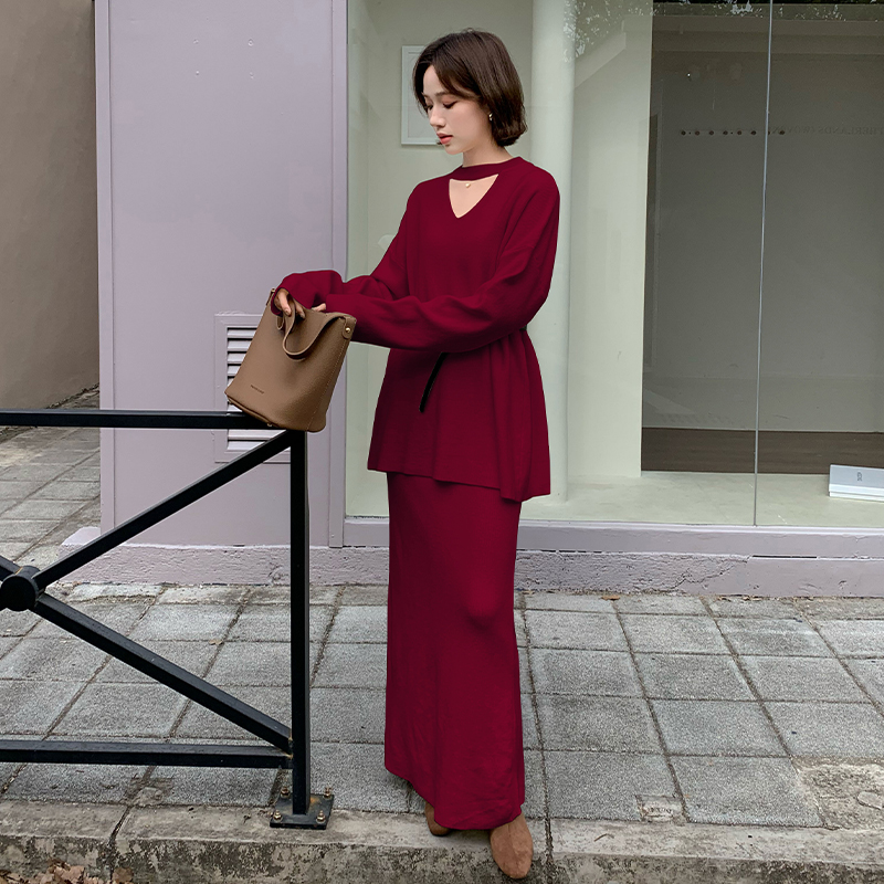 Halter lazy skirt slim V-neck sweater a set for women