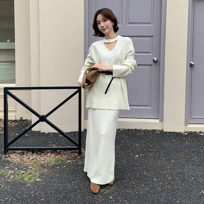 Halter lazy skirt slim V-neck sweater a set for women