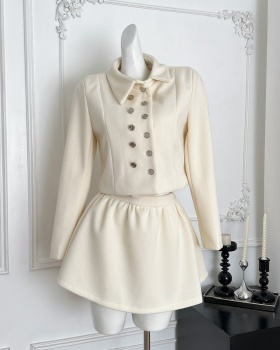 Thick and disorderly short skirt coat a set