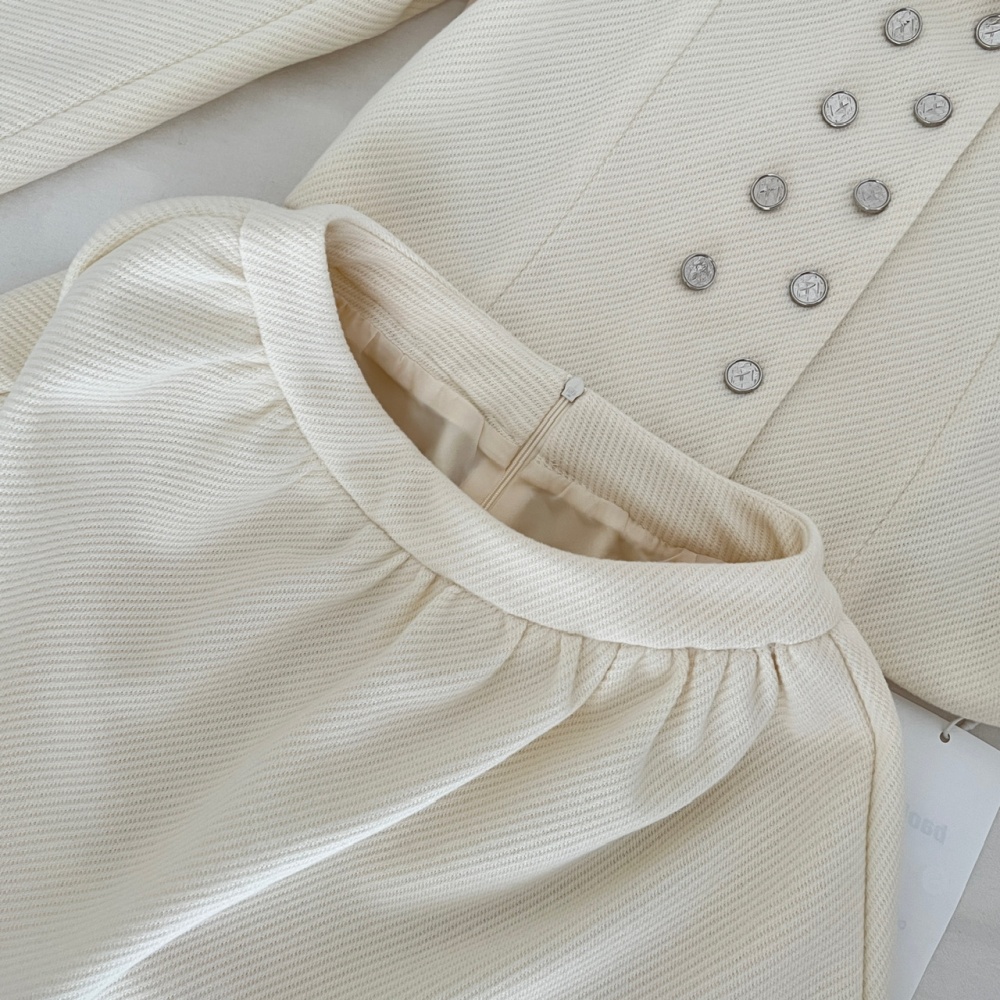 Thick and disorderly short skirt coat a set